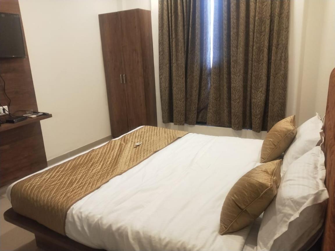 Hotel Sai Krupa Ahmedabad Exterior foto